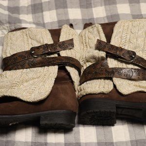 Muk Luks sweater  boot size 9